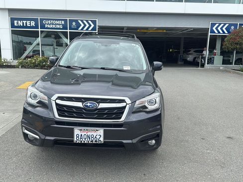 Used 2018 Subaru Forester 2.5i Touring AWD/4WD image 3