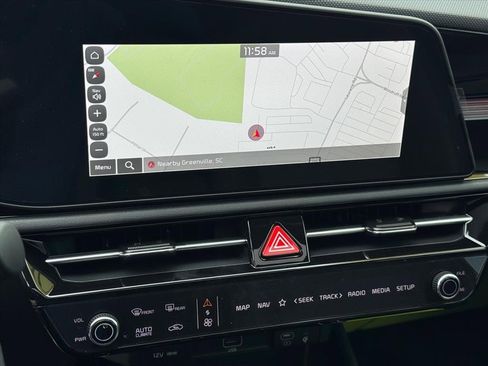 New 2025 Kia Niro SX Touring image 18