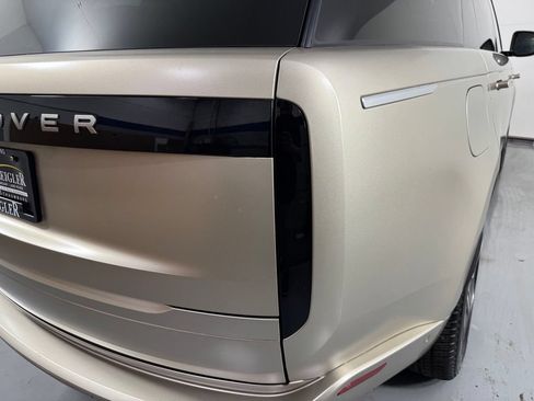 Used 2023 Land Rover Range Rover Long Wheelbase SE AWD/4WD image 6