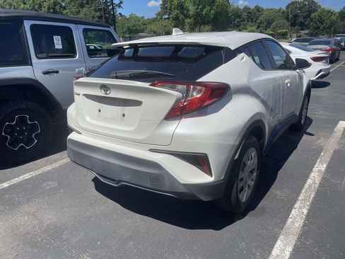 Used 2021 Toyota C-HR LE FWD image 6