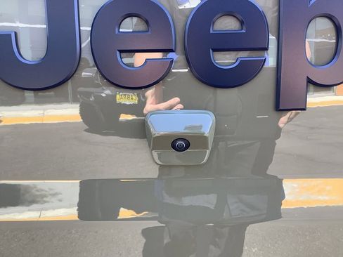 New 2025 Jeep Gladiator Sport image 29