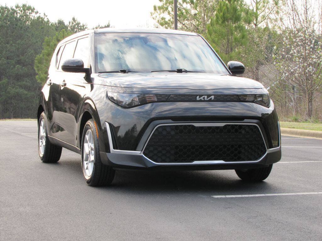 Used 2024 Kia Soul LX w/ Option Group 015 FWD image 8
