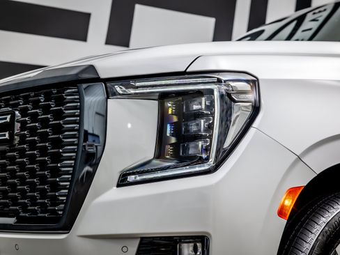 Used 2023 GMC Yukon Denali Ultimate AWD/4WD image 15