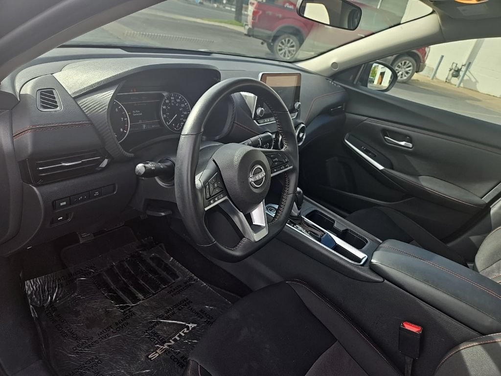 Used 2025 Nissan Sentra SR FWD image 11