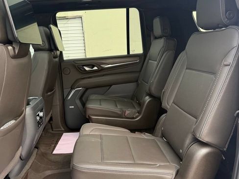 Used 2021 GMC Yukon XL Denali w/ Denali Ultimate Package AWD/4WD image 18