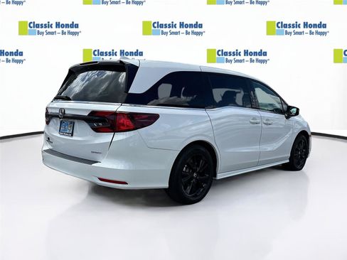 Used 2024 Honda Odyssey Sport image 8