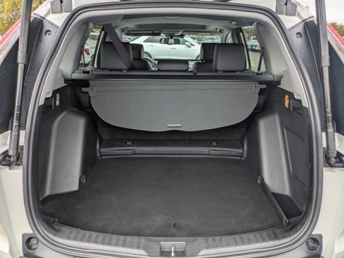 Used 2017 Honda CR-V Touring image 7