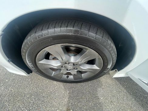 Used 2015 Toyota Sienna SE FWD image 21