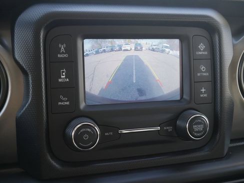 Used 2018 Jeep Wrangler Unlimited Sport image 18