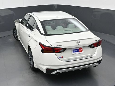 Used 2023 Nissan Altima 2.5 SV w/ SV Premium Package FWD image 35