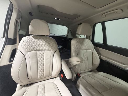 Used 2024 BMW X7 xDrive40i w/ Executive Package AWD/4WD image 12