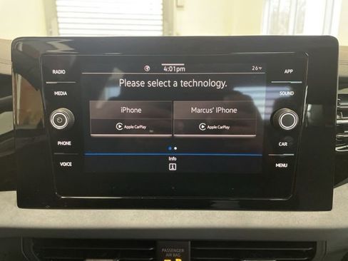 Certified 2025 Volkswagen Jetta SE image 16