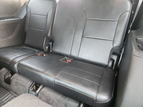 Used 2018 Chevrolet Traverse Premier w/ Driver Confidence II Package FWD image 31