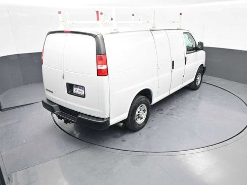 Used 2020 Chevrolet Express 2500 image 27
