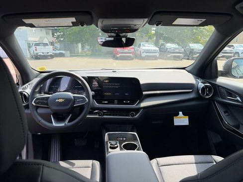 New 2027 Chevrolet Equinox LT w/ Convenience Package II AWD/4WD image 12