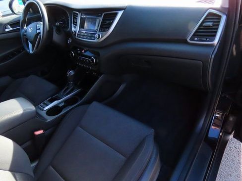 Used 2017 Hyundai Tucson Sport image 11
