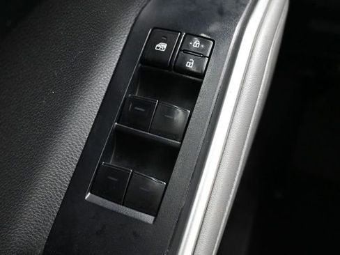 Used 2022 Toyota Highlander XLE image 27