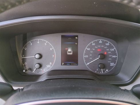 Used 2023 Toyota Corolla Cross LE image 11