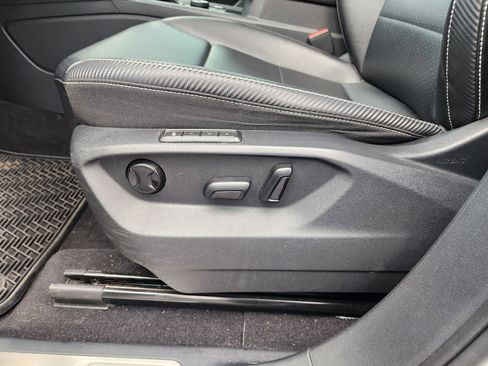 Used 2022 Volkswagen Atlas Cross Sport SEL R-Line image 26