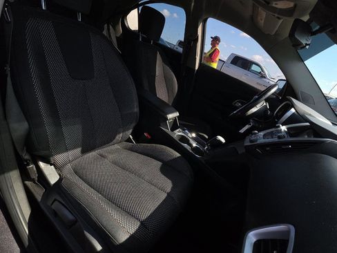 Used 2015 Chevrolet Equinox LT w/ Driver Convenience Package image 10