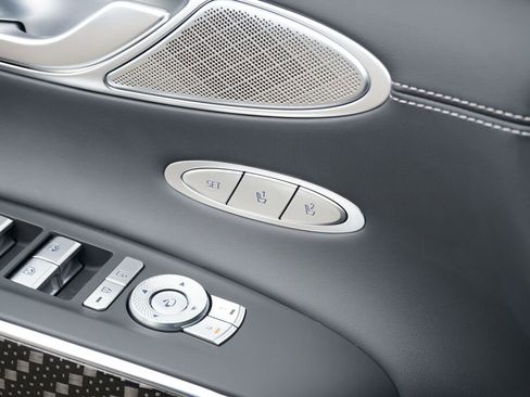 Used 2025 Genesis GV70 3.5T Sport w/ Sport Prestige Package image 17