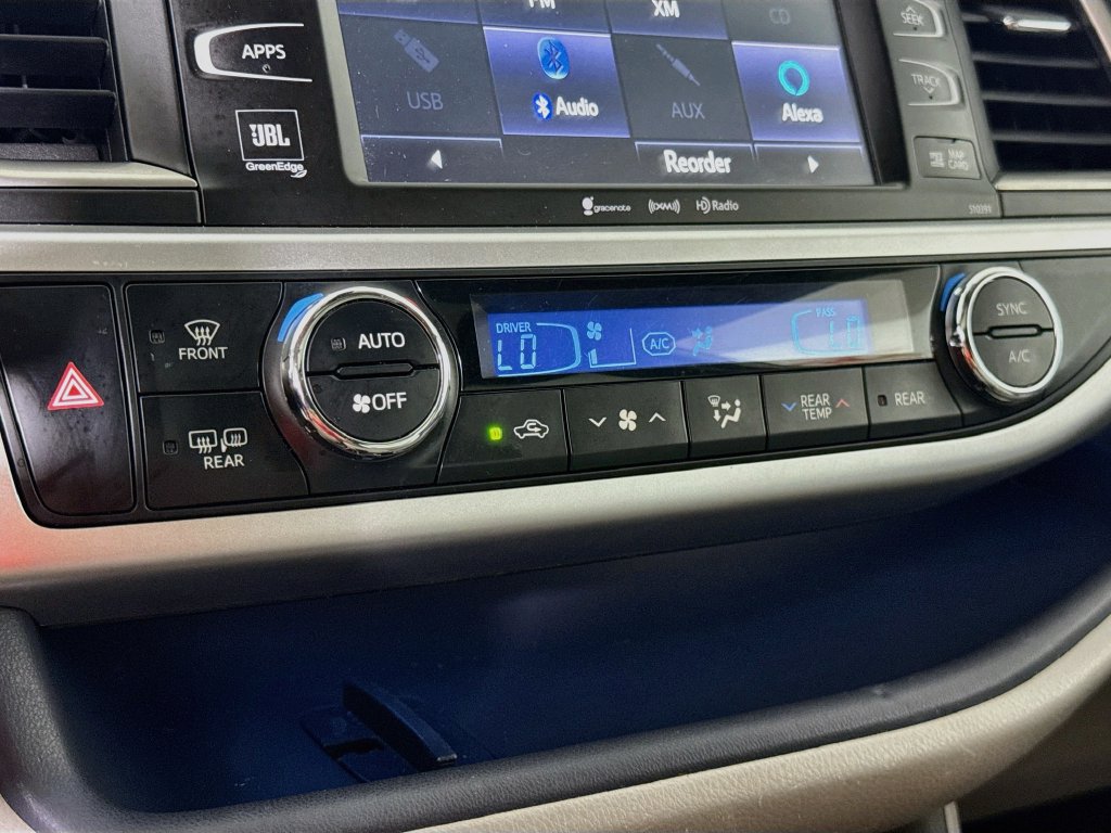 Certified 2018 Toyota Highlander Limited AWD/4WD image 8