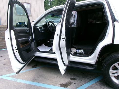 Used 2019 Chevrolet Tahoe 4WD w/ Remote Keyless Entry Package image 13