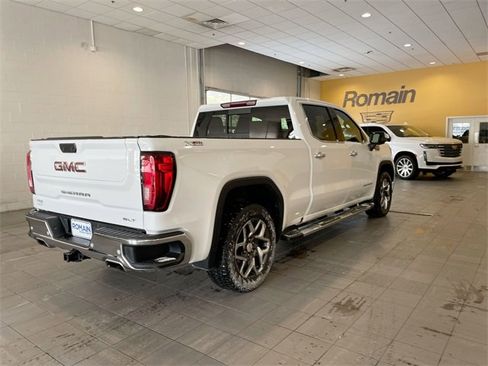 Used 2023 GMC Sierra 1500 SLT w/ SLT Premium Plus Package image 5