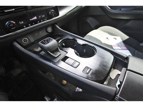 Used 2021 Nissan Rogue SV image 22