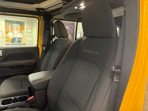 Used 2019 Jeep Wrangler Unlimited Sahara AWD/4WD image 15