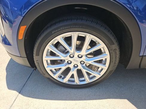 Used 2023 Cadillac XT4 Luxury w/ Cold Weather Package FWD image 28