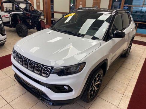 Used 2025 Jeep Compass Limited AWD/4WD image 1