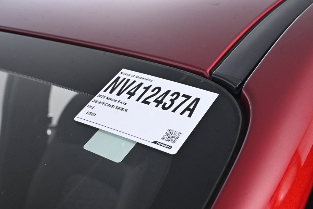 Certified 2025 Nissan Kicks SV AWD/4WD image 30