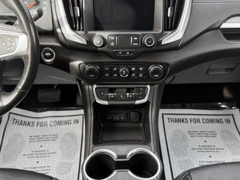 Used 2022 GMC Terrain SLT image 17