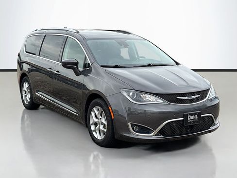 Used 2019 Chrysler Pacifica Touring-L Plus w/ Advanced Safetytec Group FWD image 36