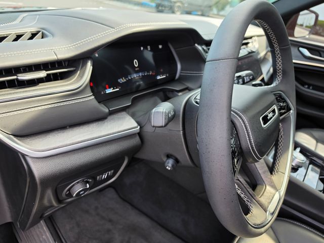 Used 2023 Jeep Grand Cherokee Overland AWD/4WD image 21