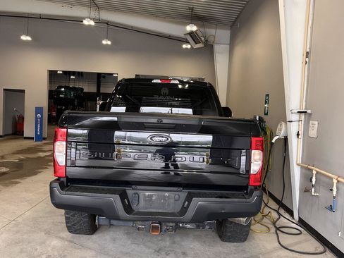 Used 2020 Ford F250 XL w/ Power Equipment Group AWD/4WD image 3