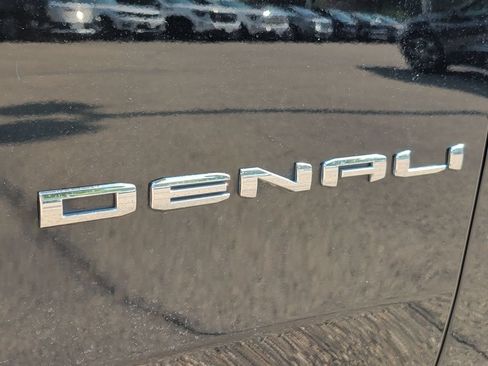 Used 2025 GMC Yukon XL Denali AWD/4WD image 42
