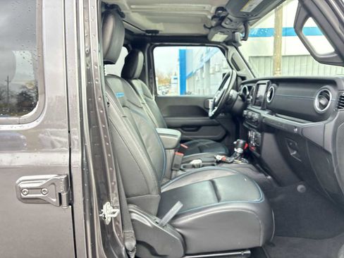 Used 2023 Jeep Wrangler Unlimited Rubicon 4xe w/ Cold Weather Group image 28