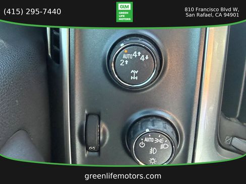 Used 2017 Chevrolet Silverado 1500 LT w/ LT Eassist Package AWD/4WD image 30