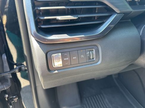 Used 2025 GMC Acadia AT4 AWD/4WD image 13