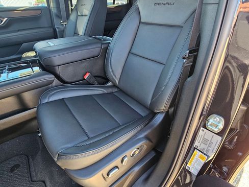 New 2026 GMC Yukon Denali w/ Sun & Power Step Package image 22