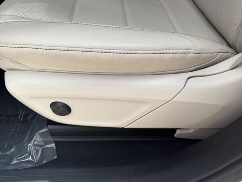 Used 2022 Mercedes-Benz GLS 450 4MATIC image 25