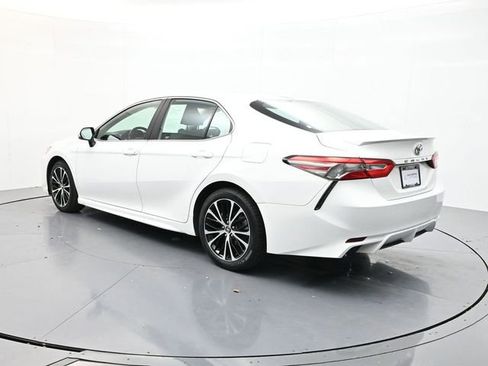 Used 2019 Toyota Camry L image 7
