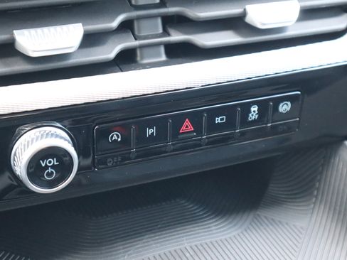 New 2025 Ford Explorer Active w/ Active Comfort Package image 23