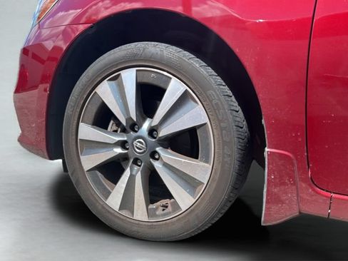 Used 2019 Nissan Sentra SL FWD image 2