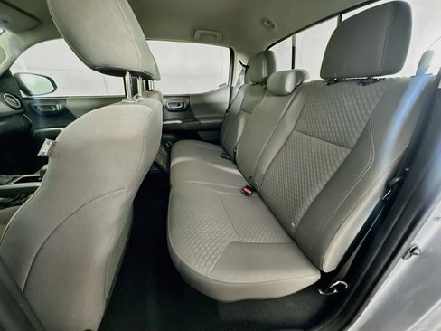 Used 2020 Toyota Tacoma SR5 RWD image 26