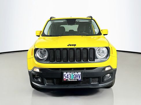 Used 2017 Jeep Renegade Altitude AWD/4WD image 3