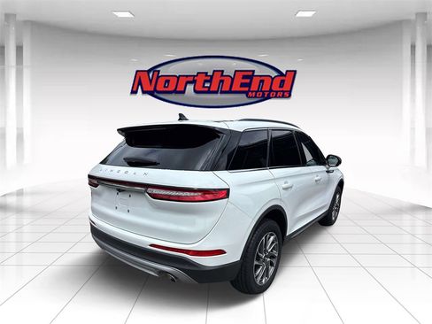 Used 2022 Lincoln Corsair AWD w/ Equipment Group 101A image 3