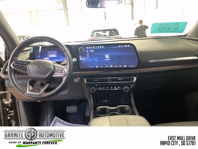 Used 2025 Chevrolet Traverse Z71 w/ Driver Confidence Package AWD/4WD image 19
